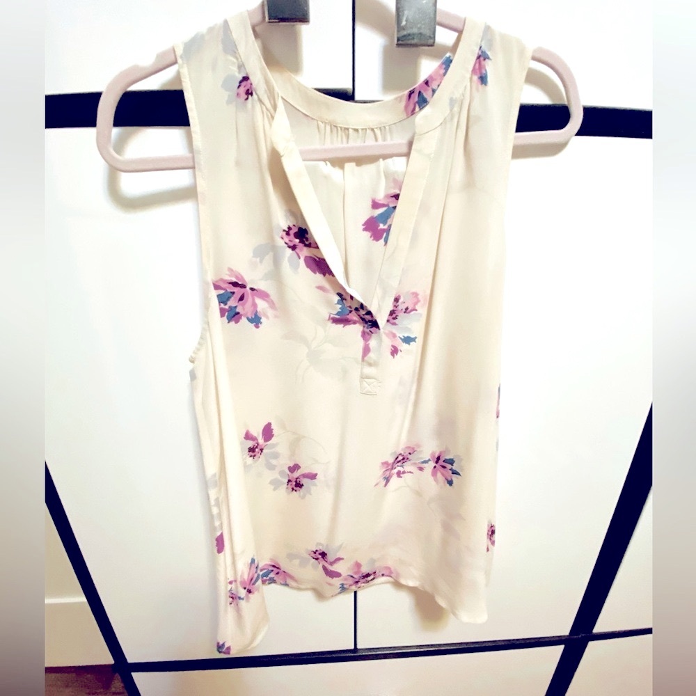 Joie Sexy sheer silk sleeveless White blouse with purple and blue 🌸 Flowers